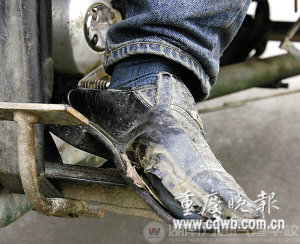 民工失业后骑三轮摩托跋涉3000公里返乡