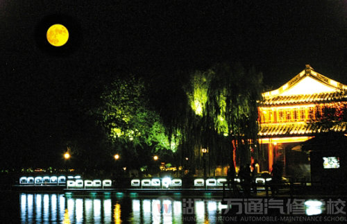 西湖边的最佳赏月处平湖秋月景点