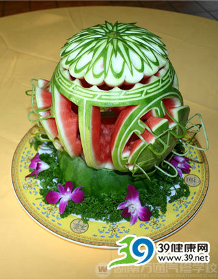 中秋吃西瓜，解暑又抗癌