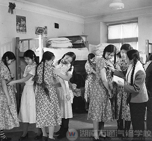 看看50年代的人穿什么最时髦