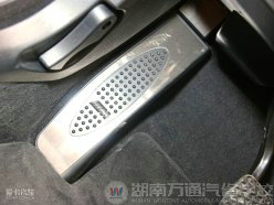 宝马1系M谍照