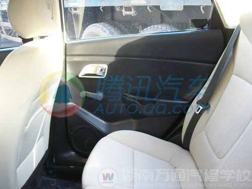 东风起亚新锐欧谍照曝光
