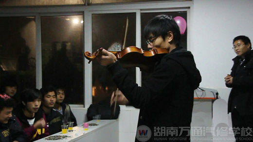 万通汽修学校，圣诞节平安夜