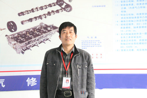 万通汽修学校 名师风采 何建星
