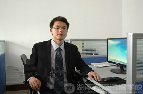 湖南万通汽车学校，名师风采余能文