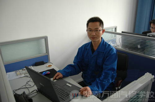 湖南万通汽车学校，名师风采熊金根