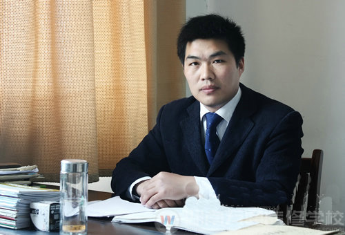 湖南万通汽车学校 名师风采关伟