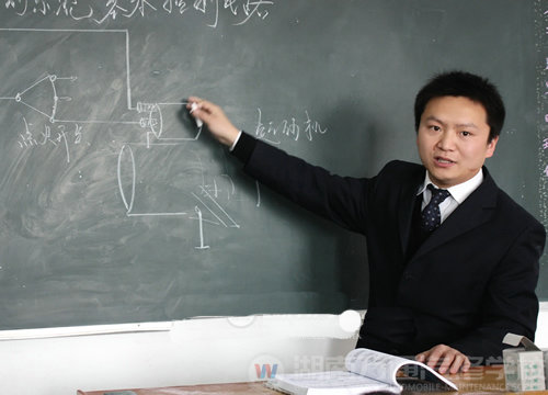 湖南万通汽车学校，名师风采舒一鸣