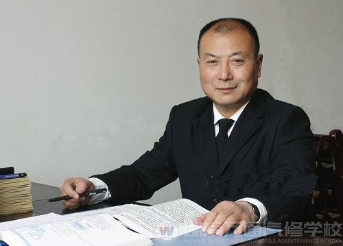 湖南万通汽车学校，名师风采李林林