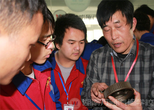湖南万通汽车学校，名师风采李林林