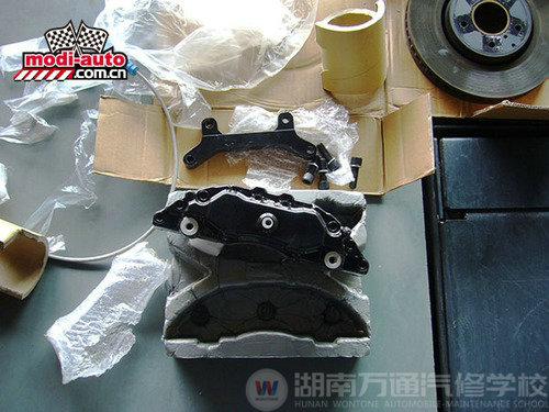教你如何养护汽车容易受损的零部件