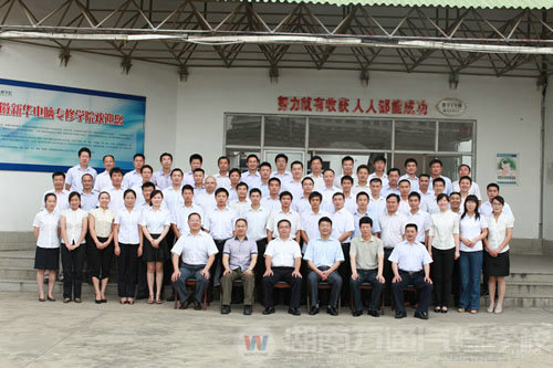 万通汽修学校，集体合影