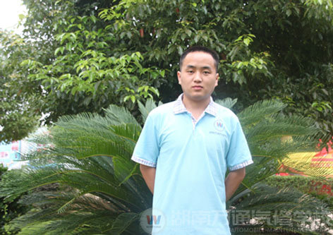 湖南万通汽车学校校园新锐龙耀华