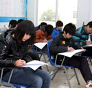 严抓考场纪律 给家长满意成绩