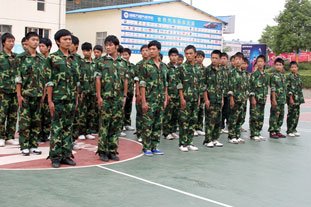 春季入学新生军训