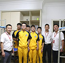 万通爱学子情——老师宿舍慰问新生显真情