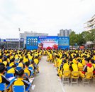 安全讲座进校园 法制教育零距离