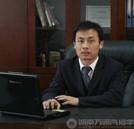 甘为人梯 乐教敬业—记湖南万通优秀教师张伟