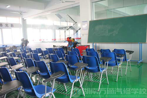 湖南万通汽修学校理实一体化教学模式