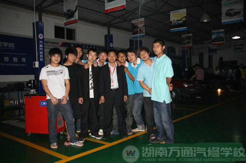 万通汽修学校整车实训