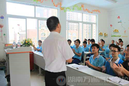 国合人力资源经理现身湖南万通讲座