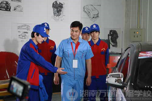 学汽车检测与维修 技能+学历双丰收