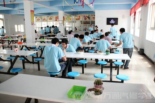 湖南万通食堂一角