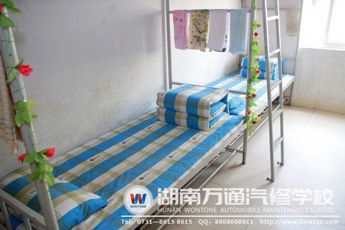 干净整洁的寝室