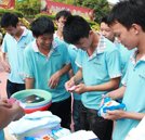 乐在其中 湖南万通汽修学校端午节游园活动成功举行
