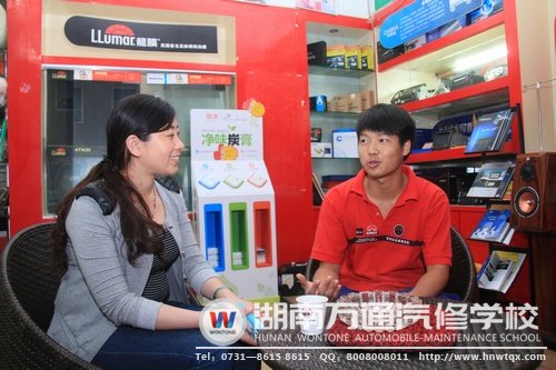 湖南万通实地回访毕业学子，及时了解他们的工作发展情况
