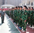 “三教三训”之军事训练：塑造学生健康体魄