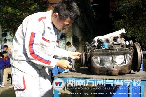 选手们赛出真水平，为班级争光！