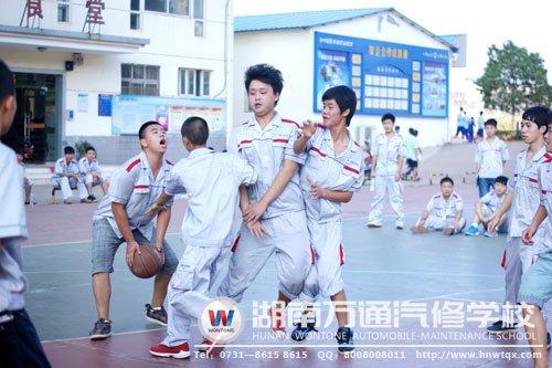 晨训——加强身体素质锻炼
