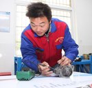 李锋：打工路难行 命中注定我要学汽修