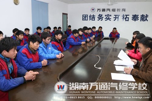国合快车欣赏万通学子，未经过面试就将他们录用为定向班学生