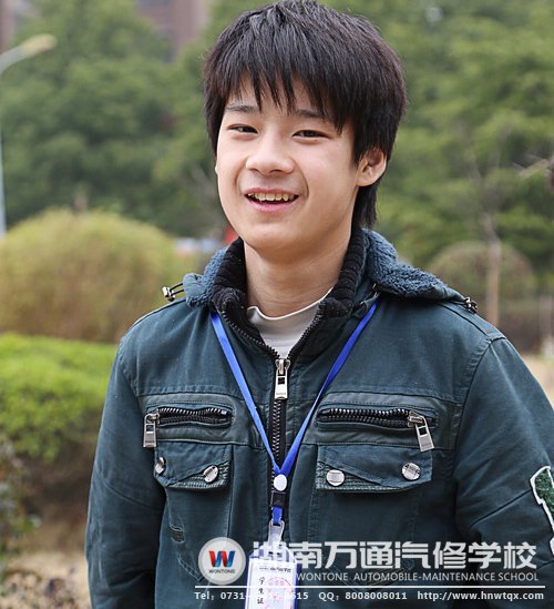 阳光少年费楠