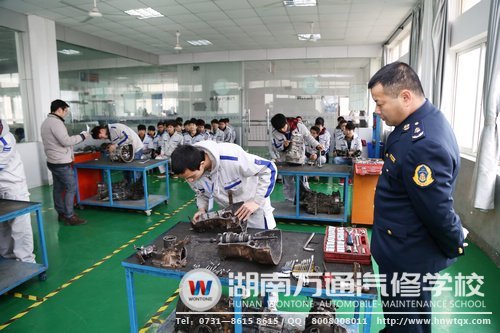 即使是运管局的领导在一旁，学子都不会紧张！