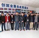 企业纳才心切 湖南爱晚汽车派车入校接学子入职