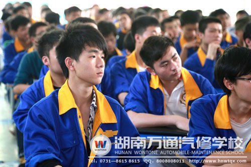 法制讲座让学子们许多了很多