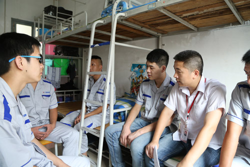 校园生活的一天：新学校，我们感觉倍棒（中）