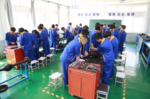 学汽车检测与维修怎么样