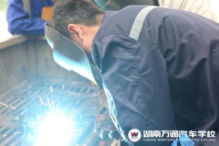 一毕业就被中联重科、三一重工、中国铁建等企业“抢”......