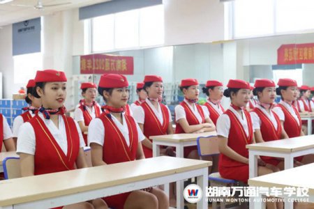 8月底了，你还没选好学校吗？