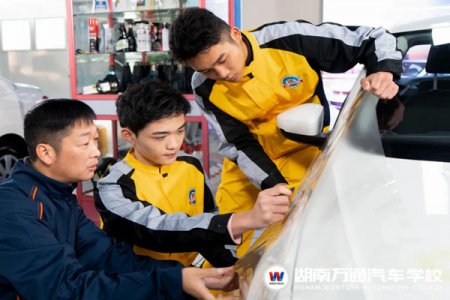 2022年男生学什么技术好赚钱？