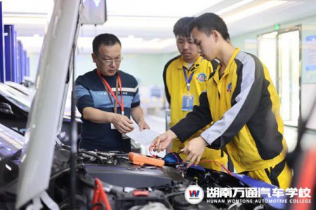 湖南汽车技工学校_汽车维修_汽车学校新闻