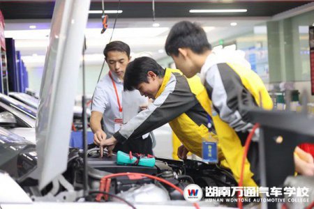 湖南汽车技工学校_汽车维修_汽车学校新闻
