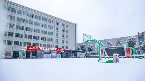 雪景校园