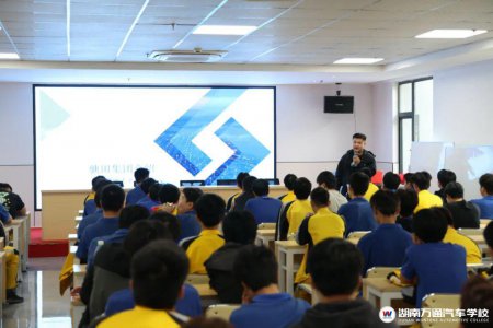 宁波驰田贸易集团来校招聘!毕业学子携团队,回母校为学弟送高＂薪＂好岗