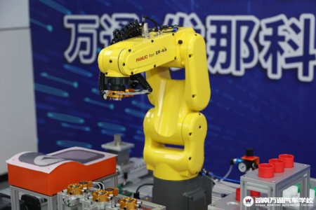 想转行做技术?电工 PLC 专业，学时短、门槛低,轻松掌握核心技能