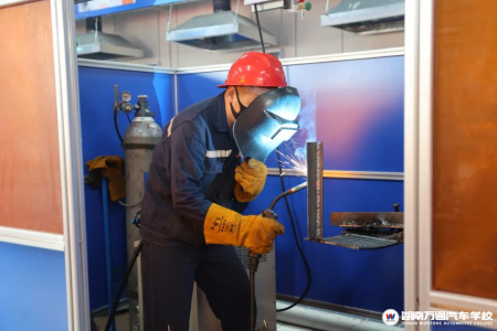 湖南汽车技工学校_汽车维修_汽车学校新闻